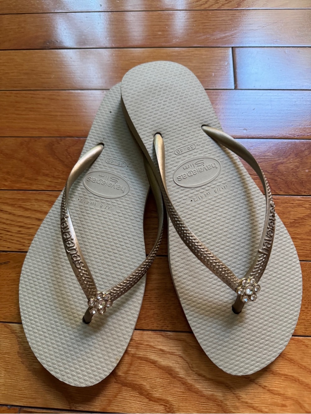Havaianas Women's Cream Flip Flops with Gold Rhinestone Flower